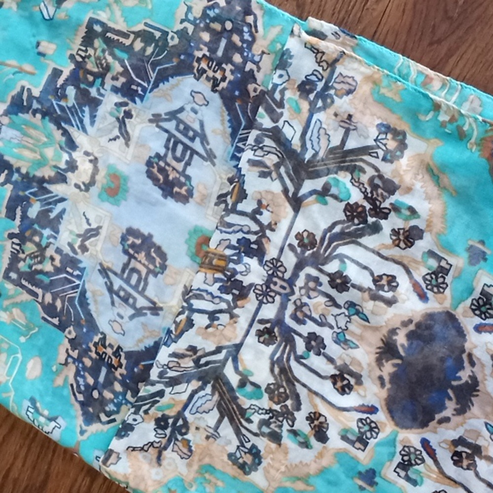 Scarf - Picture 2 of 4